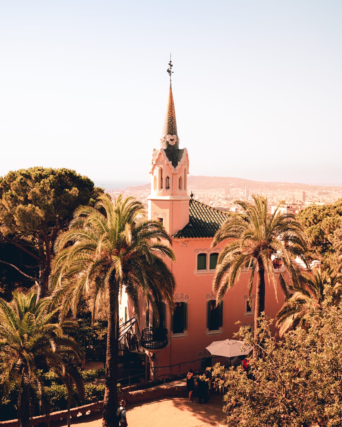 EXPLORING SPAIN — Gaudi b