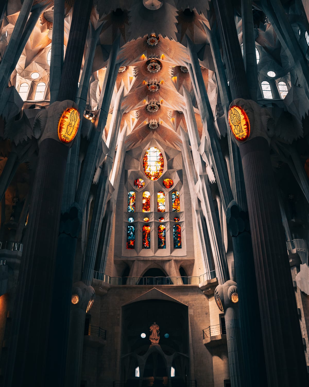 EXPLORING SPAIN — Ceiling a