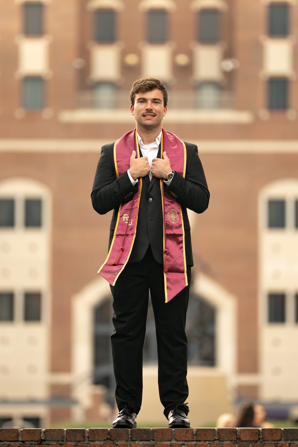 GRADUATION PHOTOS — Portrait a