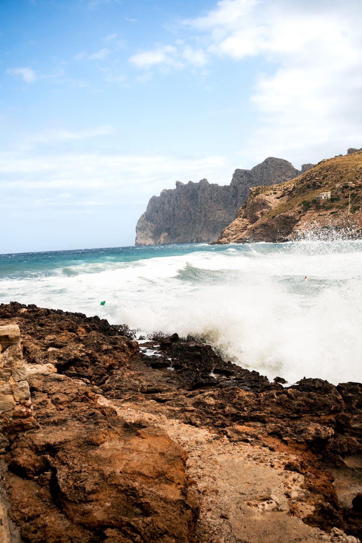 HIKING THROUGH MALLORCA — Wave a
